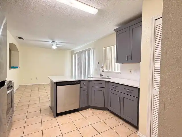 Listing Photo 9