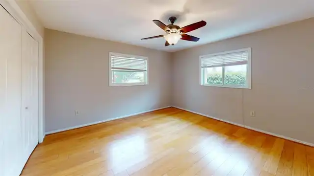 Listing Photo 16