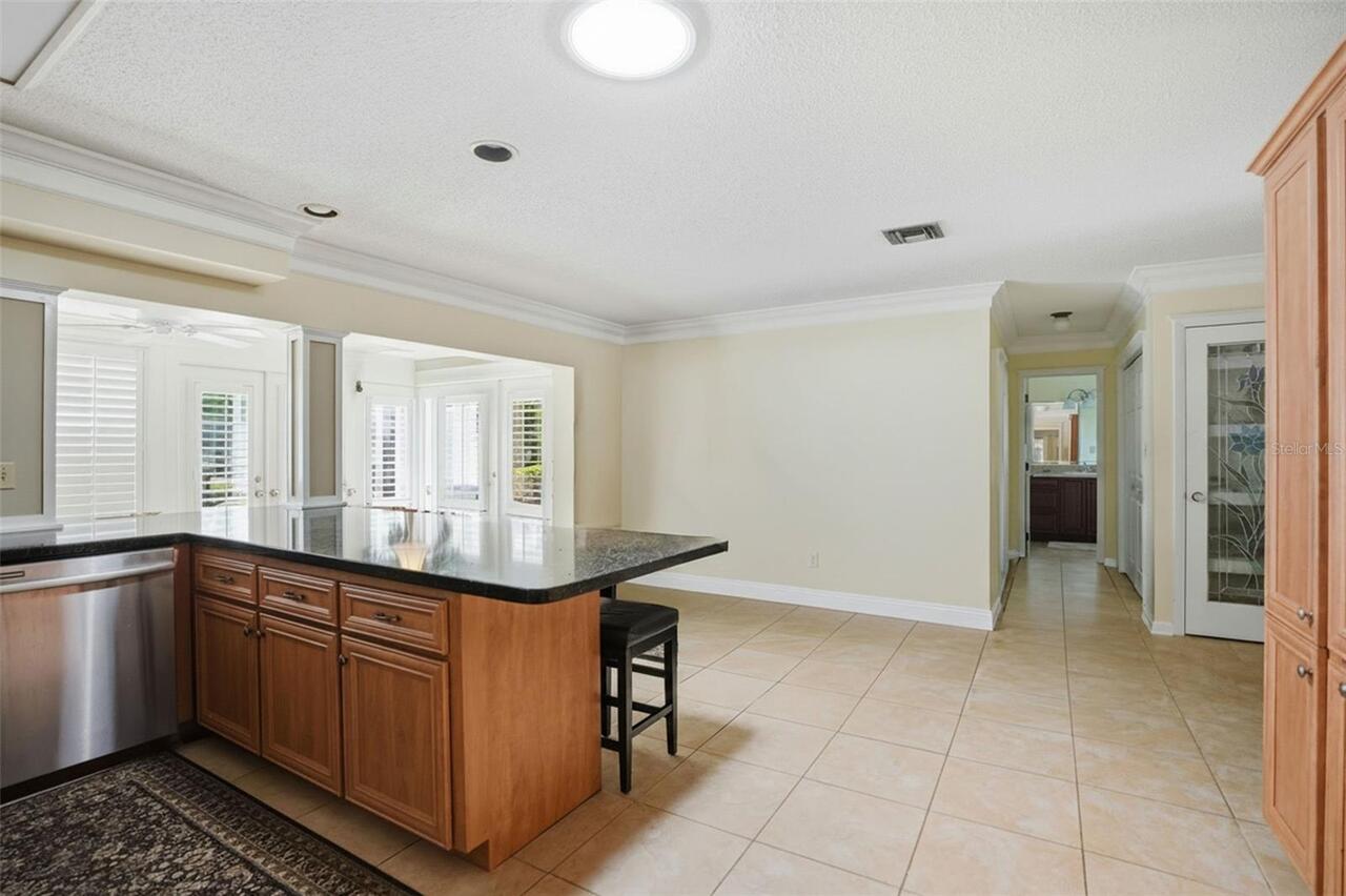 Listing Photo 14