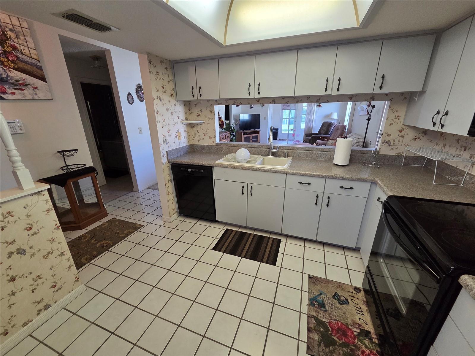 Listing Photo 8
