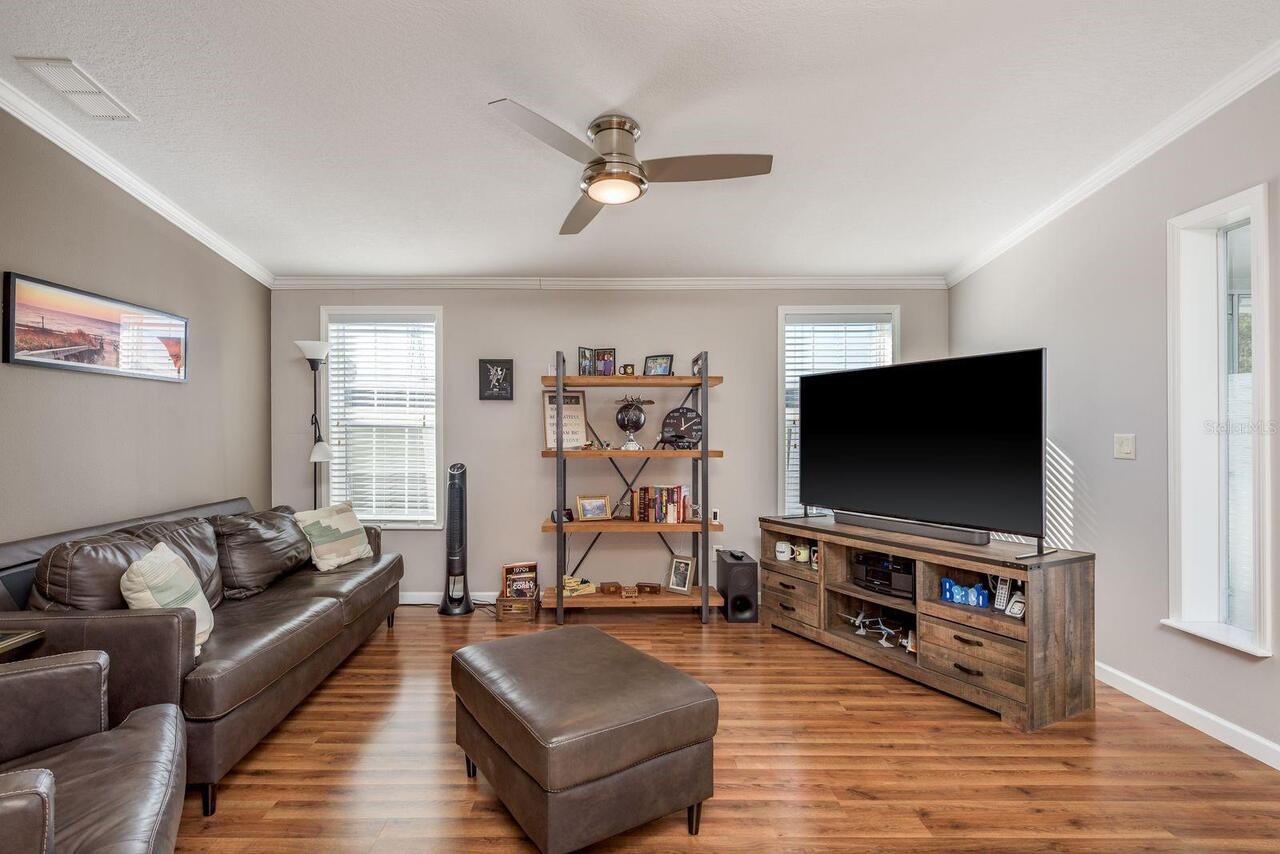Listing Photo 9