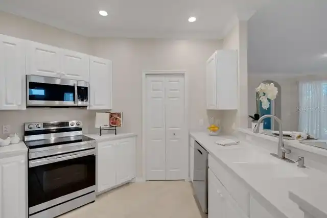 Listing Photo 9