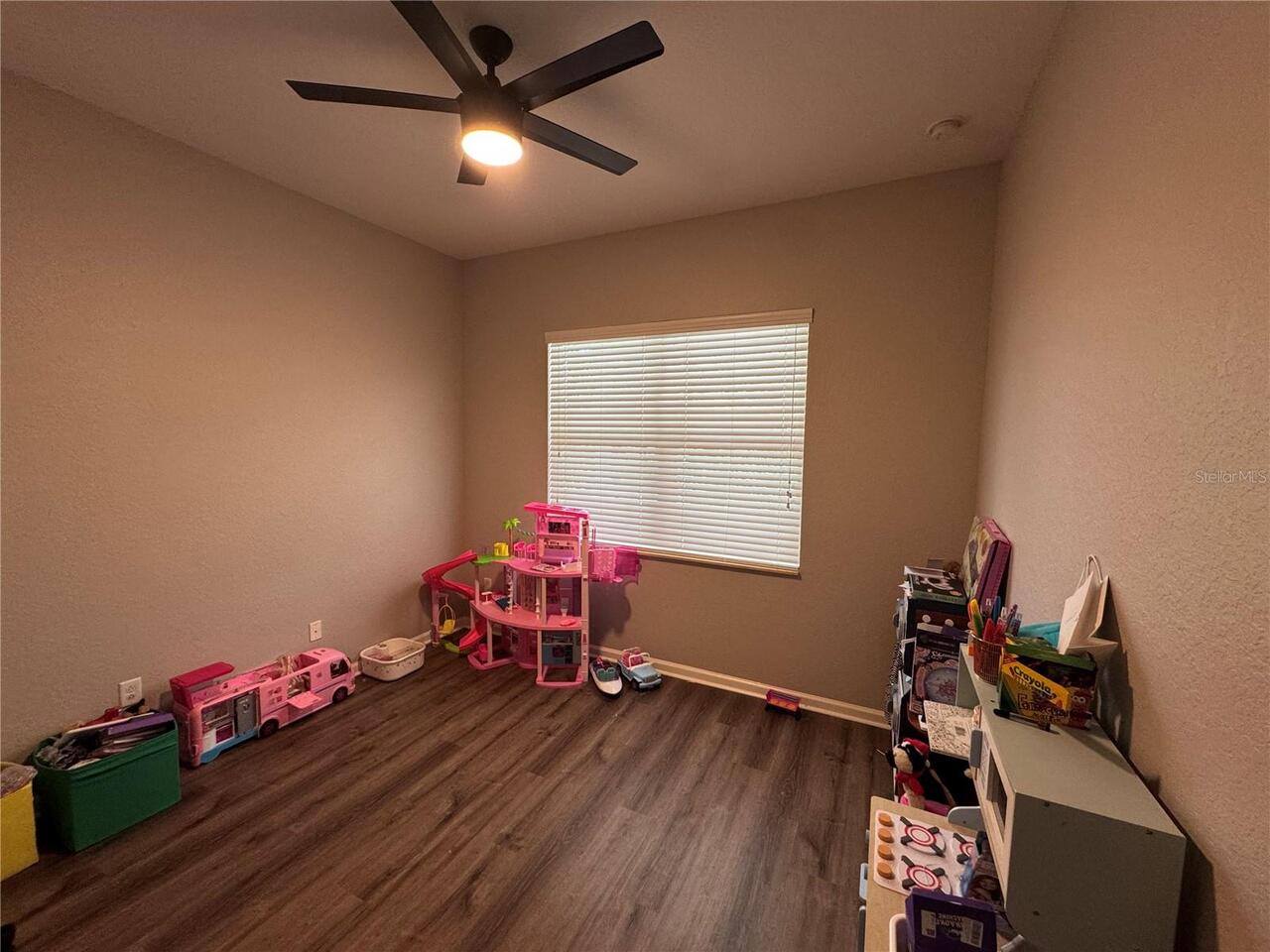 Listing Photo 12