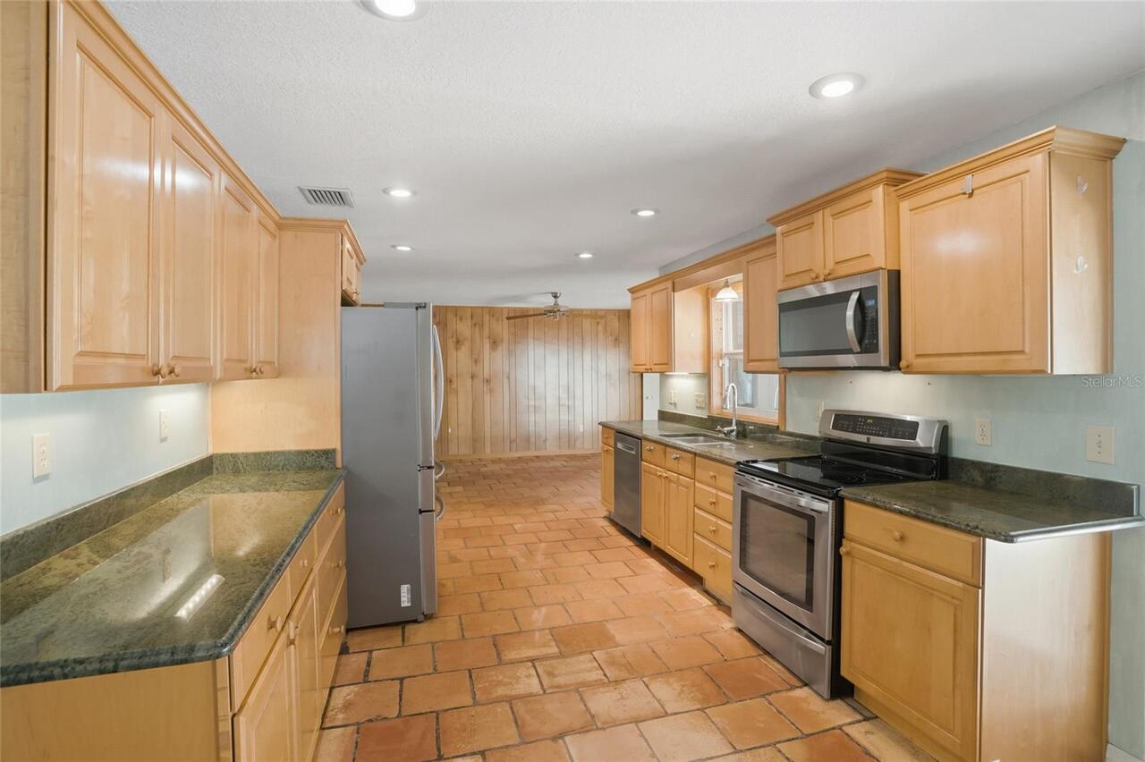 Listing Photo 9