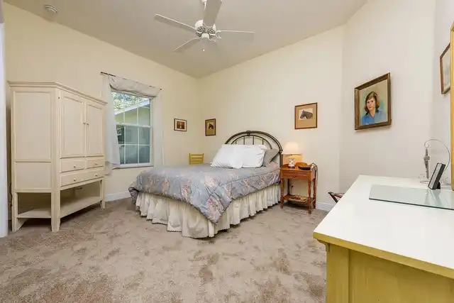 Listing Photo 9