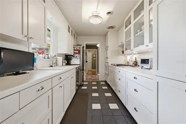 Listing Photo 18