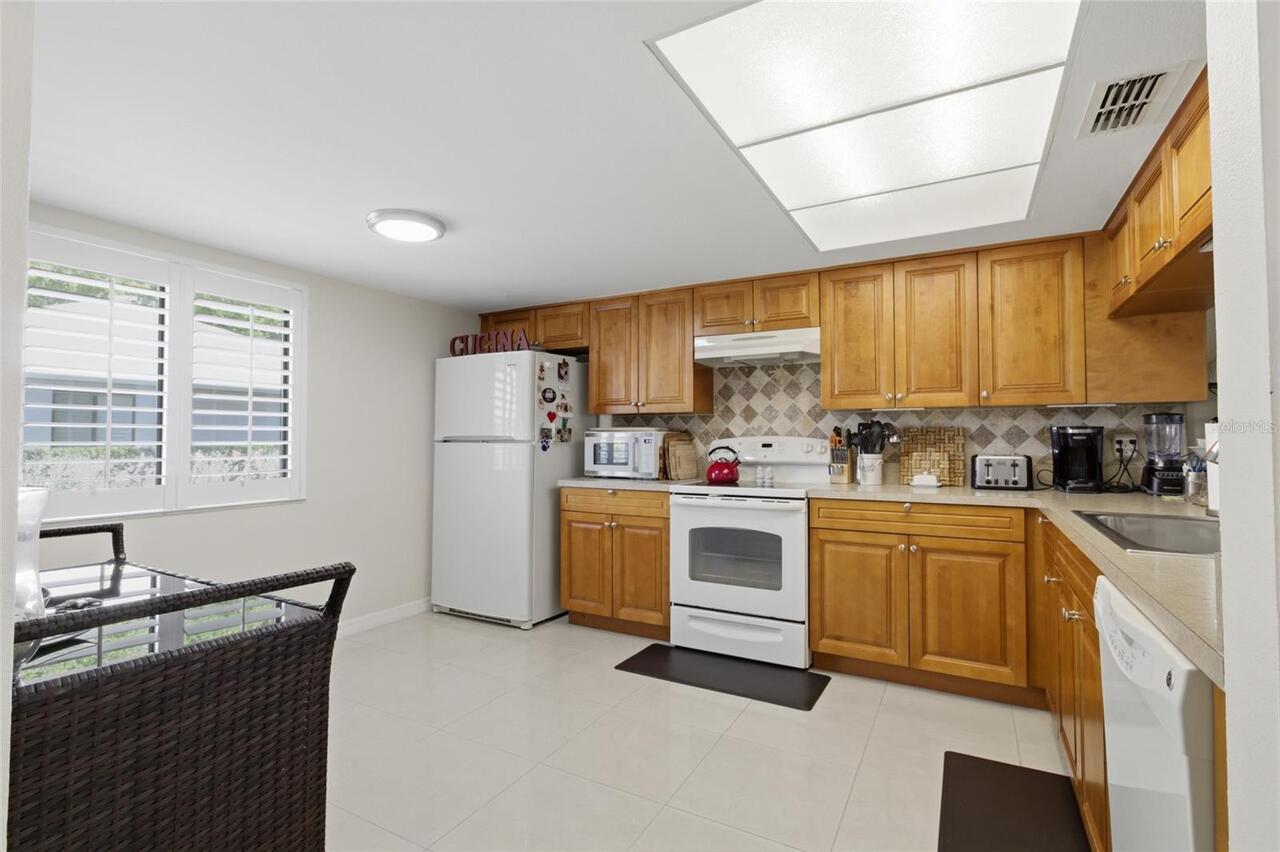 Listing Photo 8