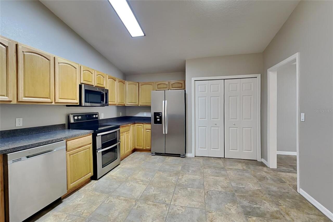 Listing Photo 8