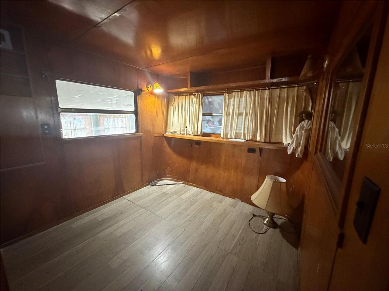 Listing Photo 16