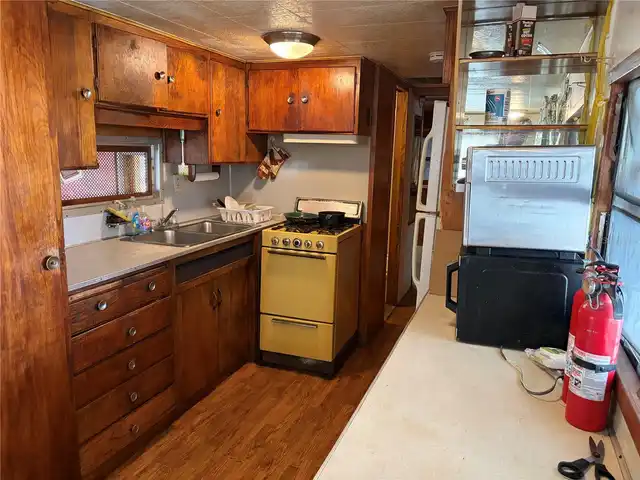 Listing Photo 12