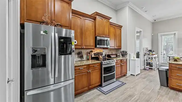 Listing Photo 16
