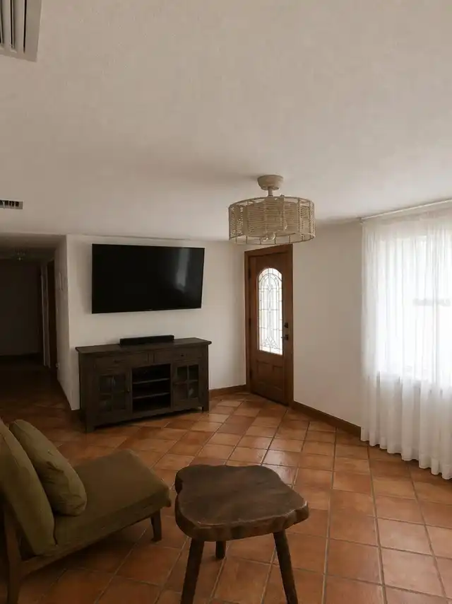 Listing Photo 10