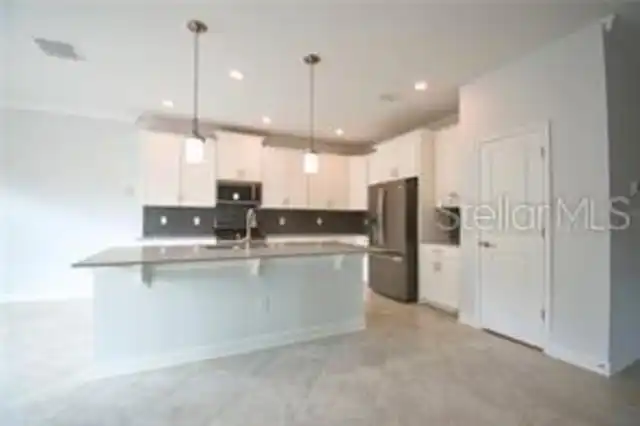 Listing Photo 9