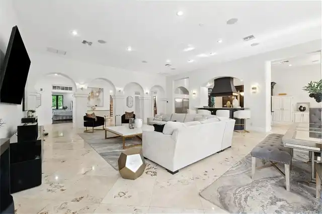 Listing Photo 13