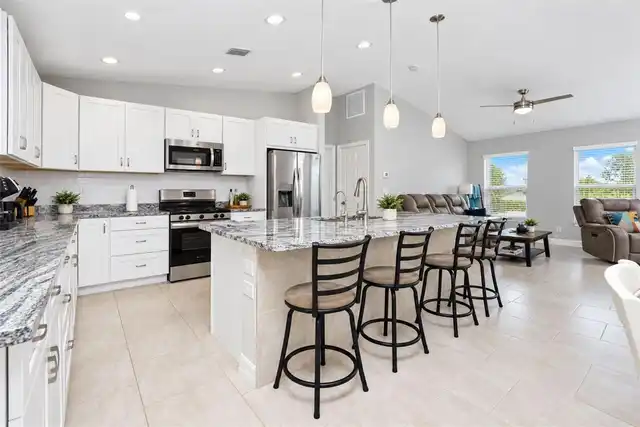 Listing Photo 9