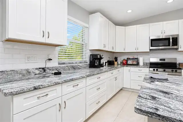 Listing Photo 16