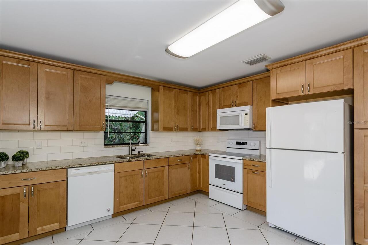 Listing Photo 9