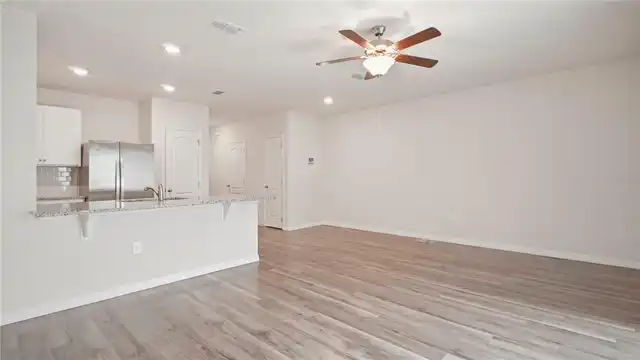 Listing Photo 6