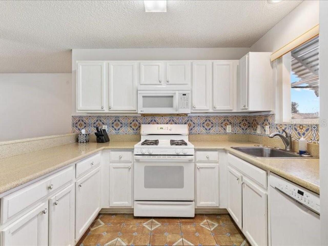 Listing Photo 7