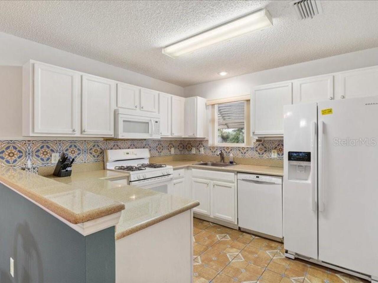 Listing Photo 8