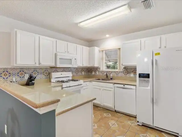 Listing Photo 8