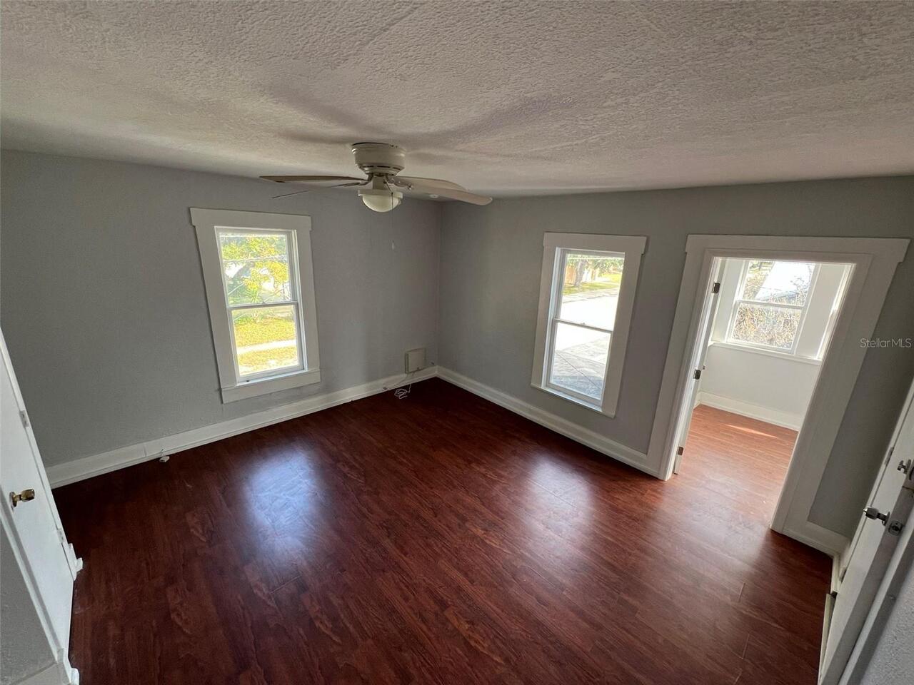 Listing Photo 12