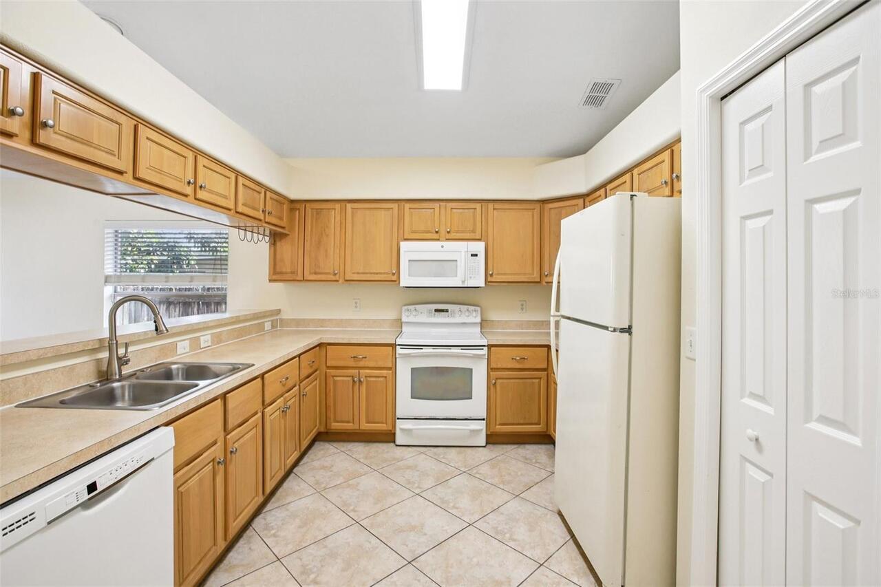 Listing Photo 8