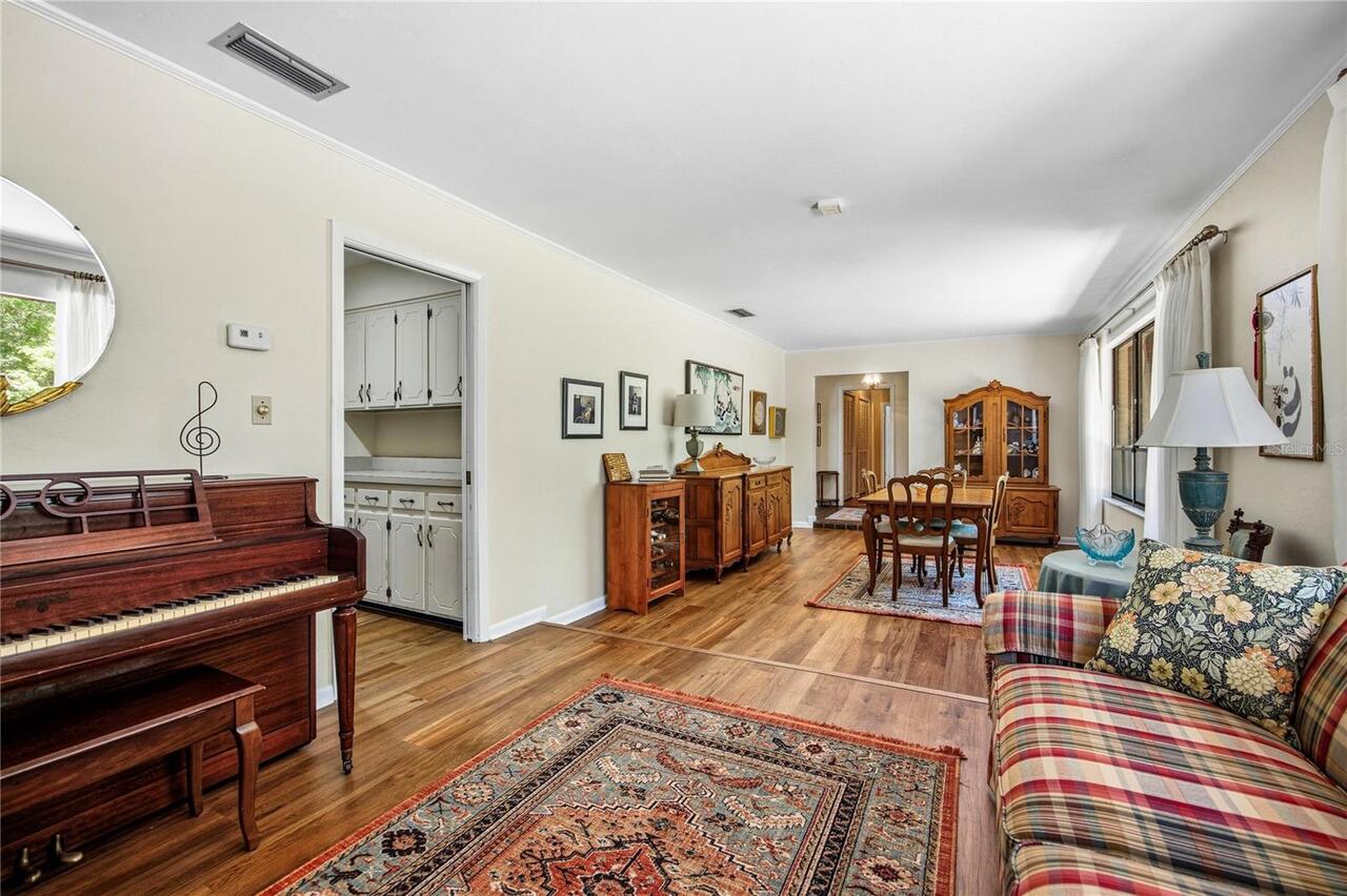Listing Photo 17