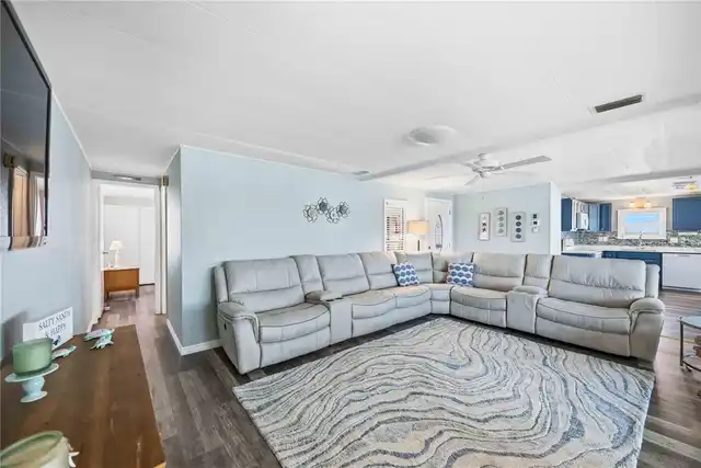 Listing Photo 14