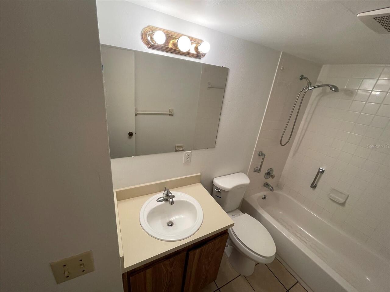 Listing Photo 9