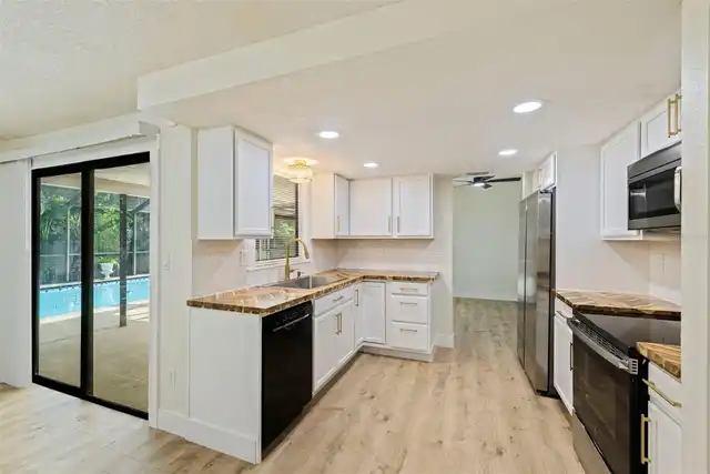 Listing Photo 15