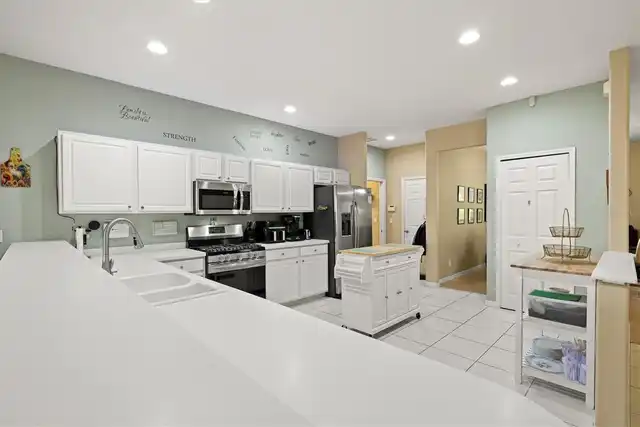Listing Photo 17