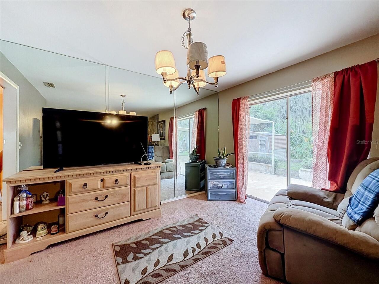Listing Photo 11