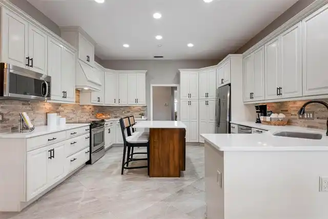 Listing Photo 18