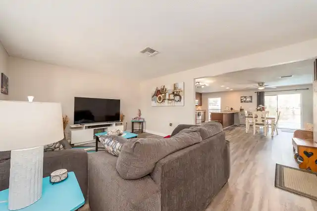 Listing Photo 6