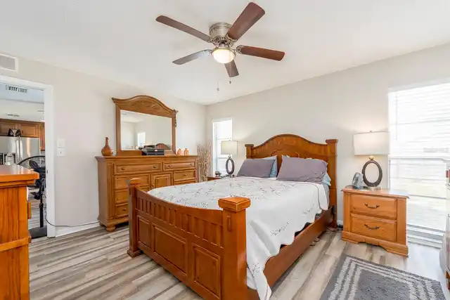 Listing Photo 16