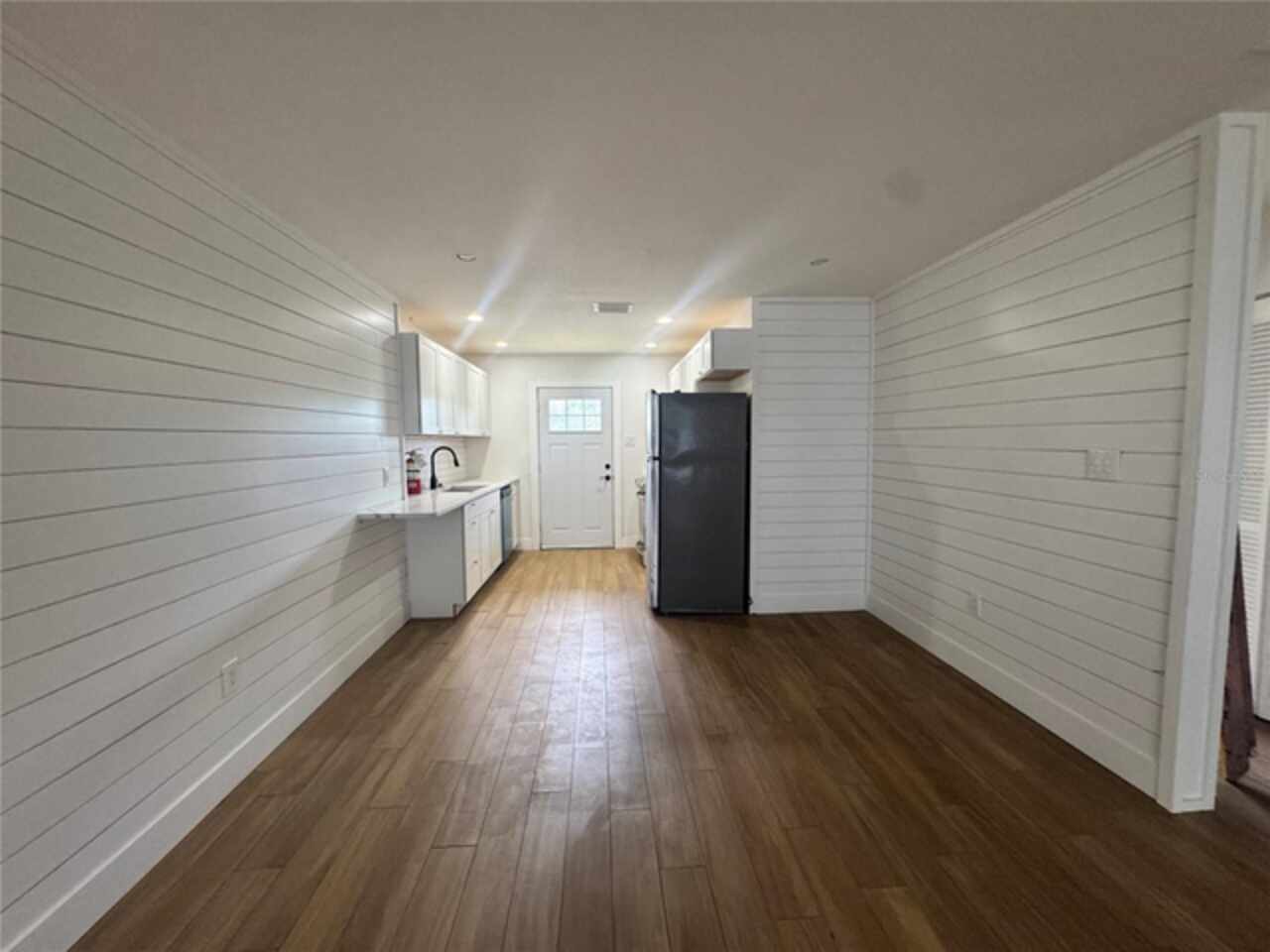 Listing Photo 9