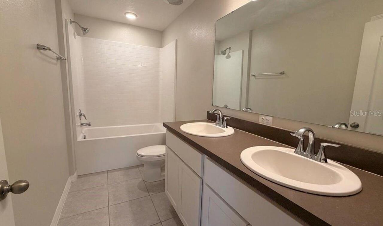Listing Photo 10