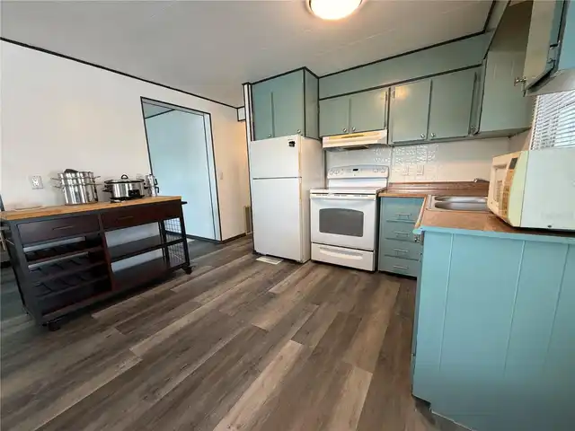 Listing Photo 11