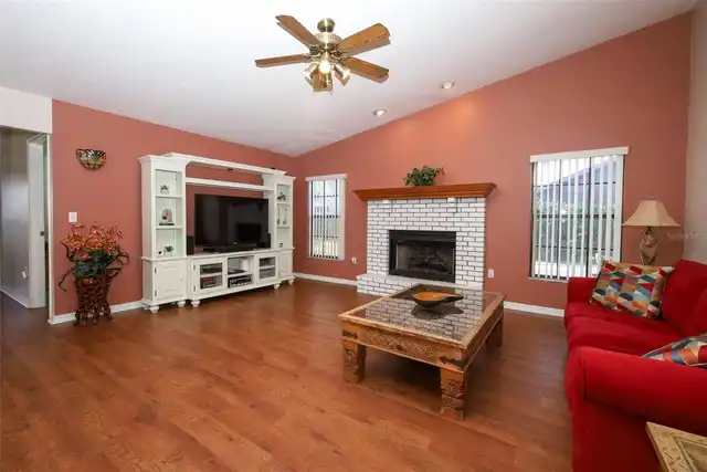 Listing Photo 14