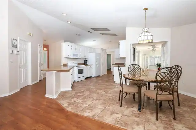 Listing Photo 16
