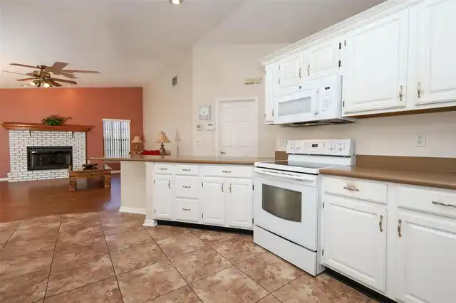 Listing Photo 17