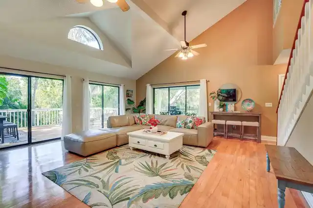 Listing Photo 8