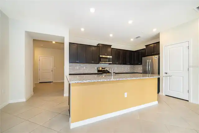Listing Photo 14