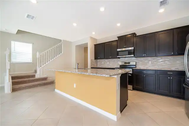 Listing Photo 16