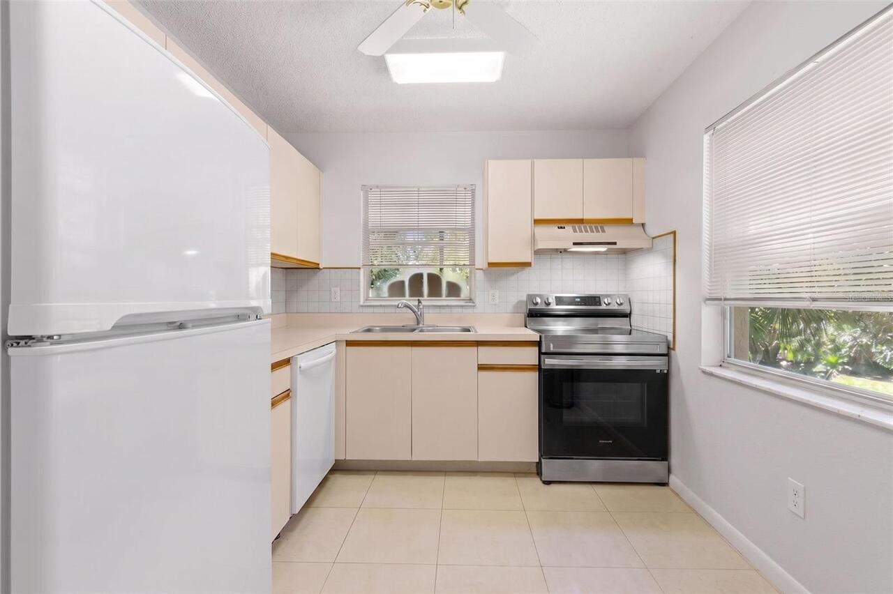 Listing Photo 9