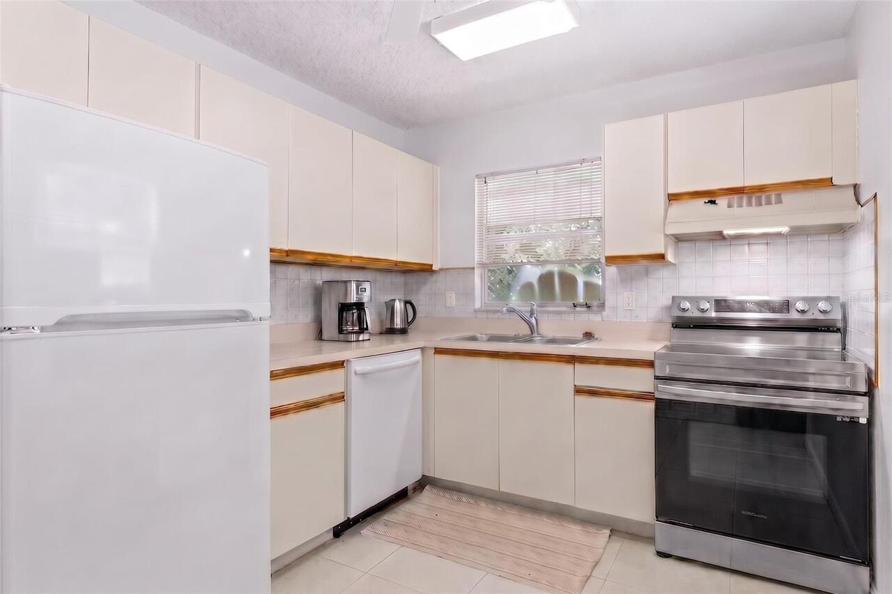 Listing Photo 10