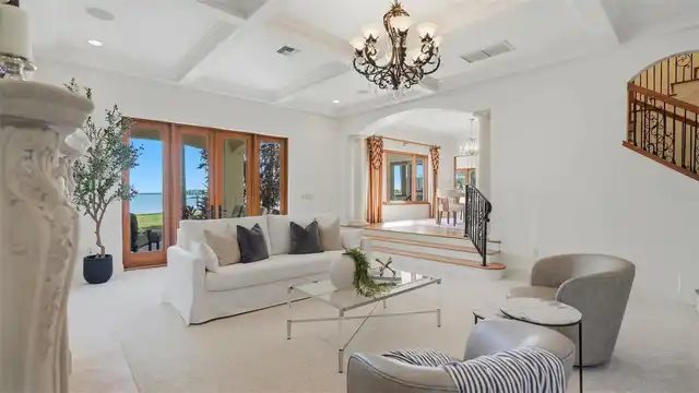 Listing Photo 10