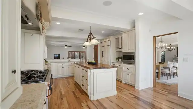 Listing Photo 25