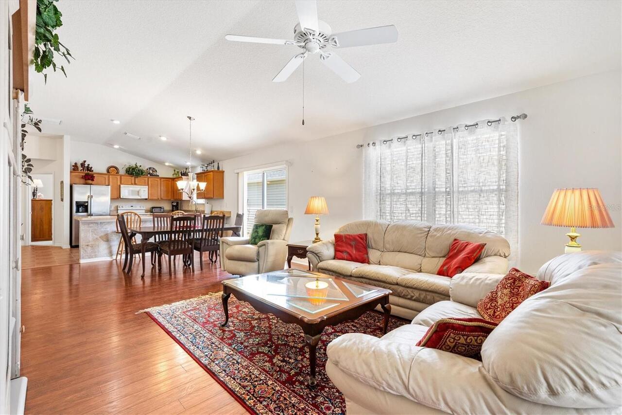 Listing Photo 11